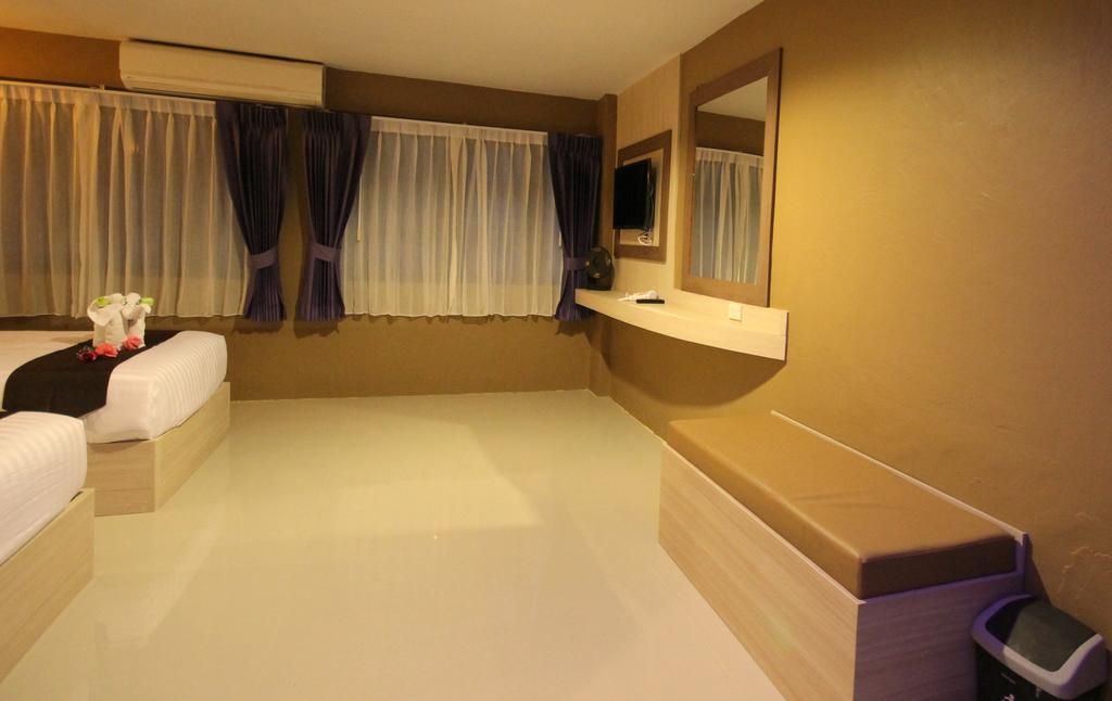 Baywatch Boutique Hotel Ao Nang Krabi Bagian luar foto