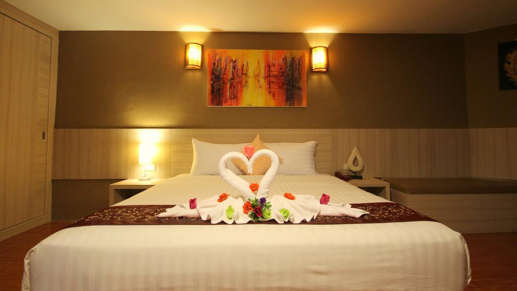 Baywatch Boutique Hotel Ao Nang Krabi Bagian luar foto