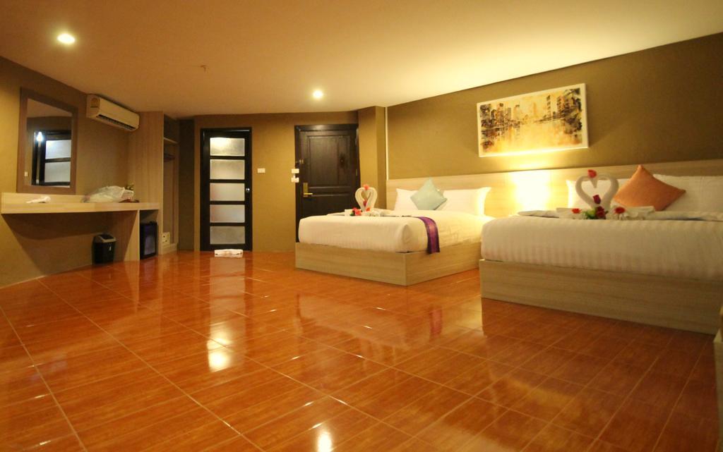 Baywatch Boutique Hotel Ao Nang Krabi Bagian luar foto