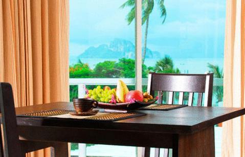 Baywatch Boutique Hotel Ao Nang Krabi Bagian luar foto